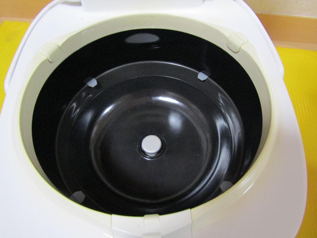 A0584 TOSHIBA 炊飯器 RC-10VRK 1.0L