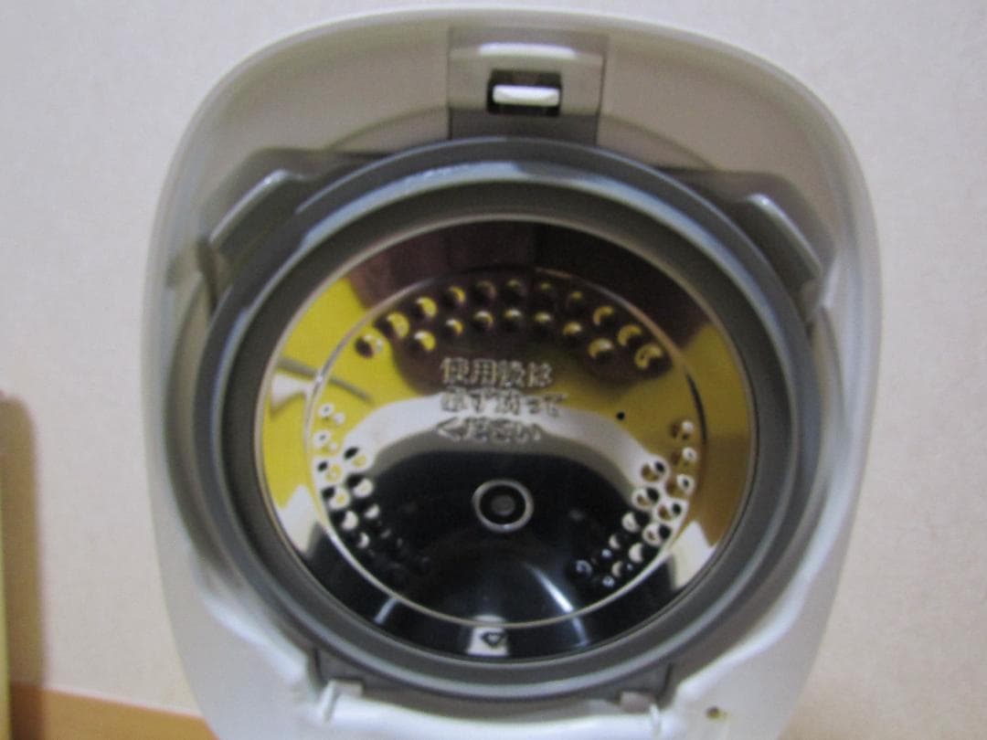 A0584 TOSHIBA 炊飯器 RC-10VRK 1.0L