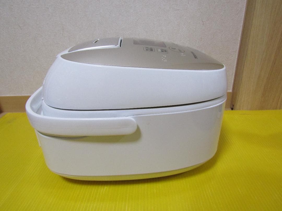 A0584 TOSHIBA 炊飯器 RC-10VRK 1.0L