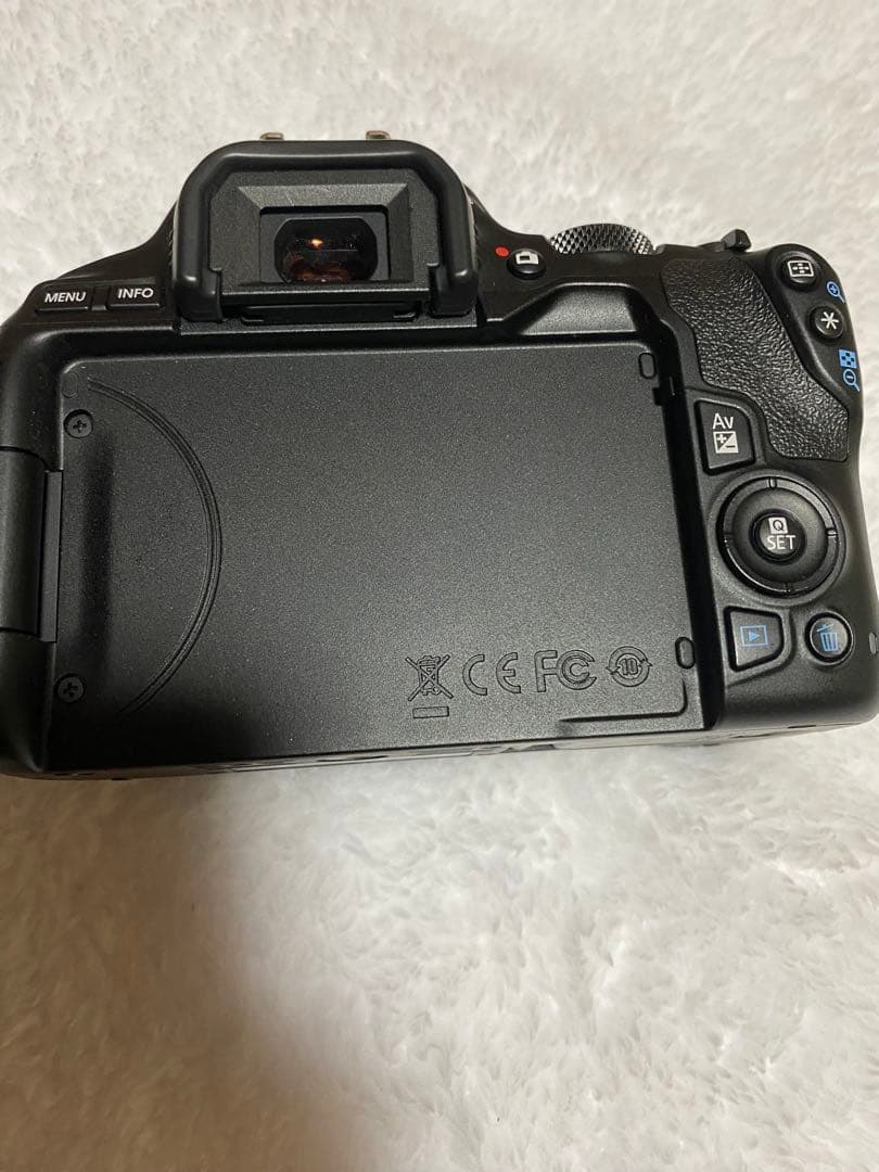 Canon EOS Kiss X10 本体 ダブルズームキット