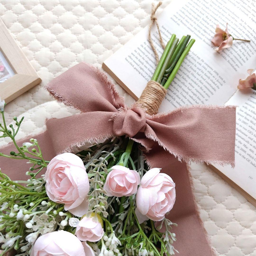 ラナンキュラスとくすみピンクスワッグ/ユーカリとカノンフラワーのハーフリース