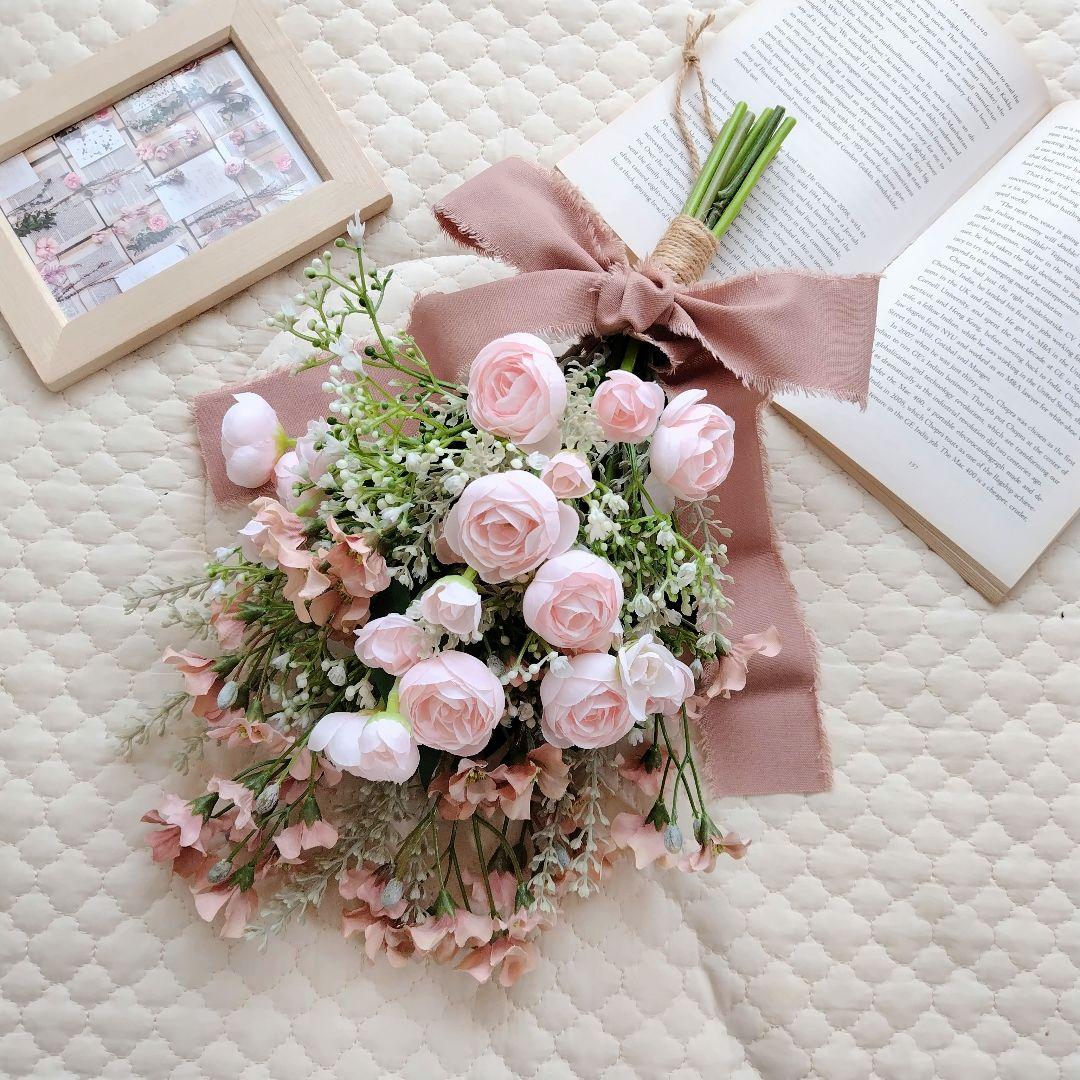 ラナンキュラスとくすみピンクスワッグ/ユーカリとカノンフラワーのハーフリース