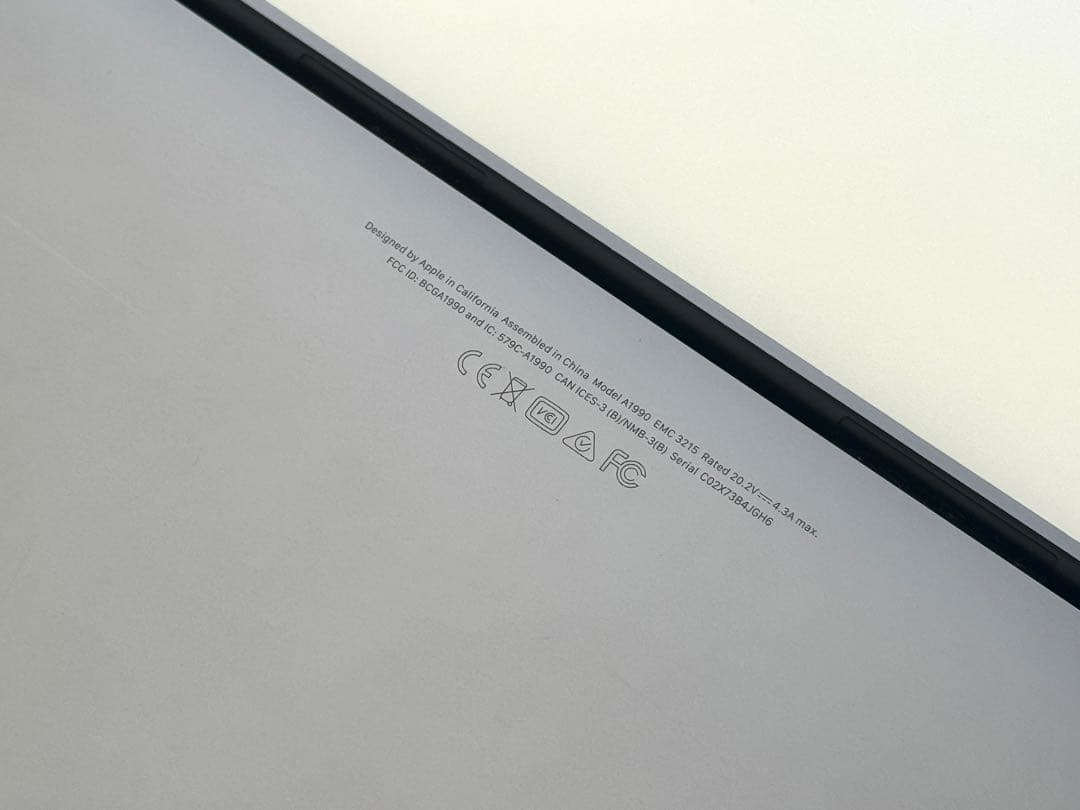 MacBook Pro 2018 15インチ A1990 i9 32GB