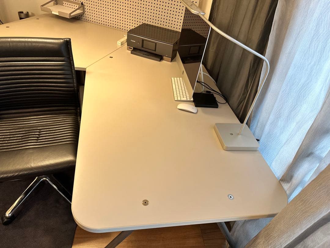 vitraヴィトラ　L字型ライトグレー合成樹脂パソコンデスク