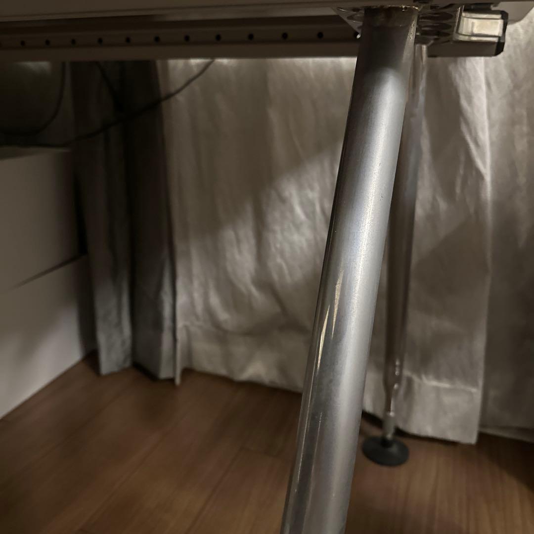 vitraヴィトラ　L字型ライトグレー合成樹脂パソコンデスク