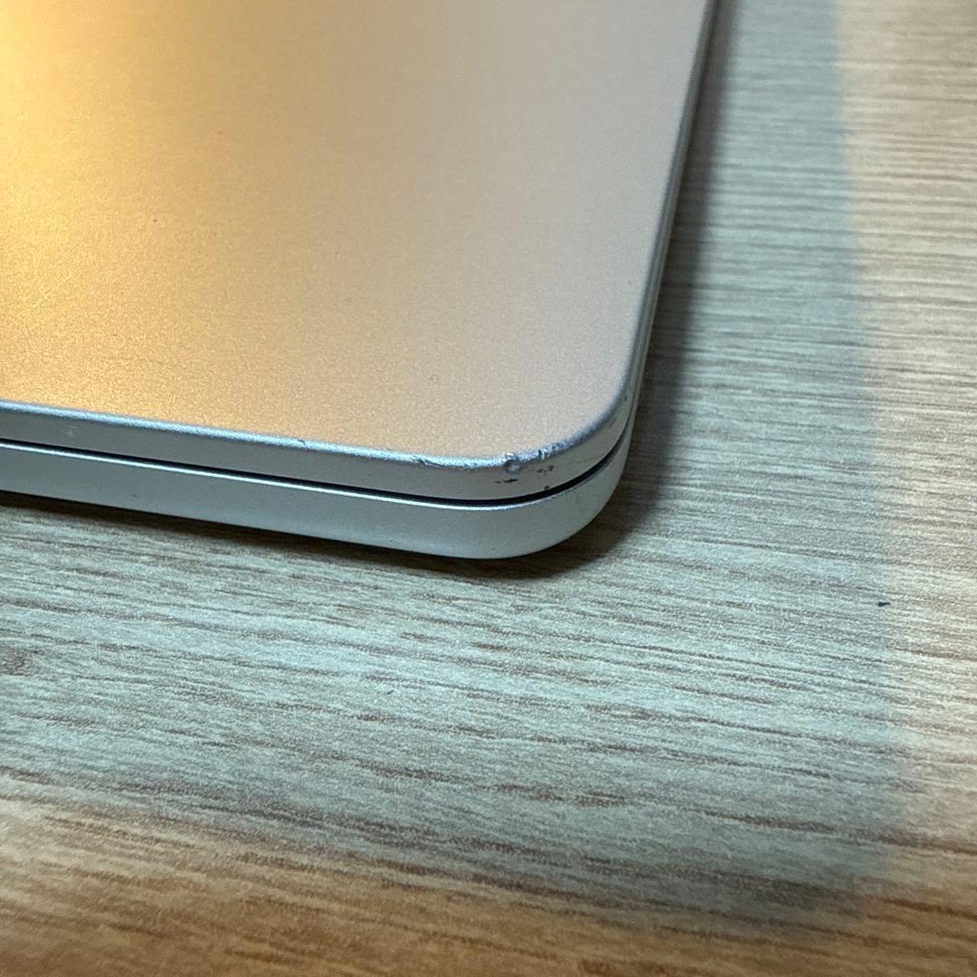 MacBook Air 13.6インチ（M2・2023年モデル）