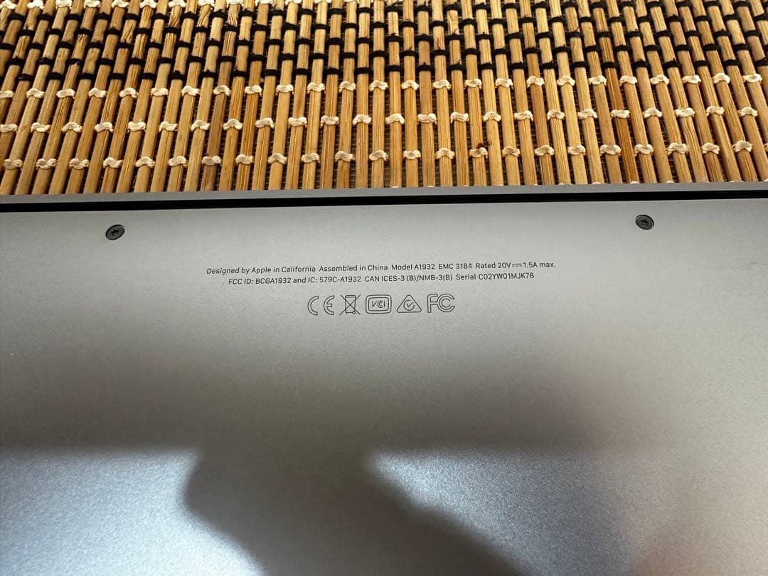 Apple MacBook Air 13インチ A1932 OS切替可