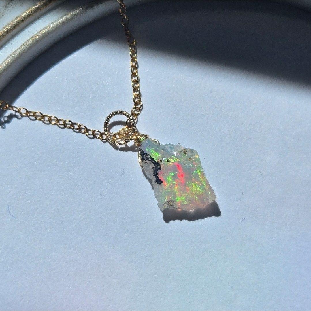 【一点物】エチオピアオパール ラフロック ペンダントトップ ✩.*˚