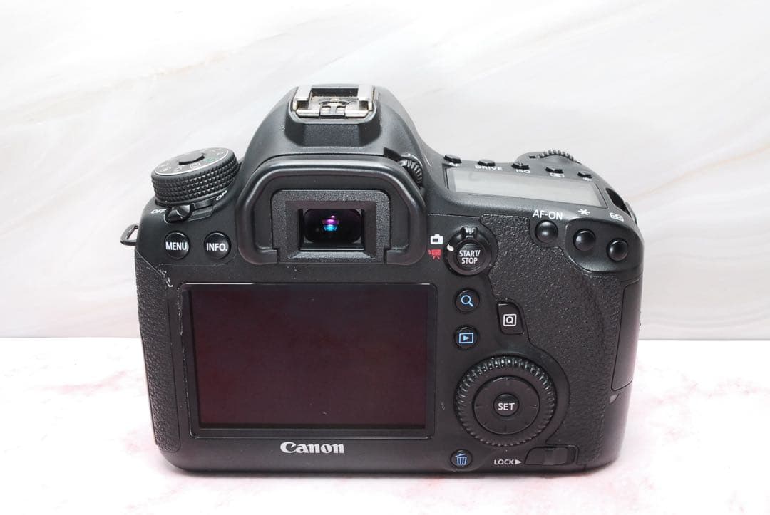 大人気❣️フルサイズ機❣️Canon EOS 6D★一眼レフ★初心者でも安心★