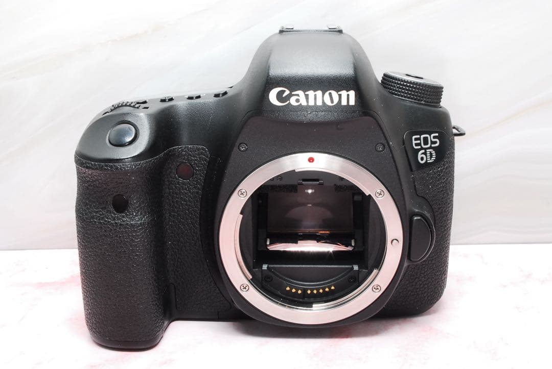 大人気❣️フルサイズ機❣️Canon EOS 6D★一眼レフ★初心者でも安心★