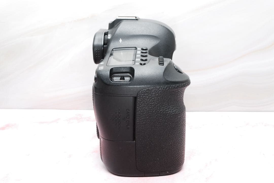 大人気❣️フルサイズ機❣️Canon EOS 6D★一眼レフ★初心者でも安心★