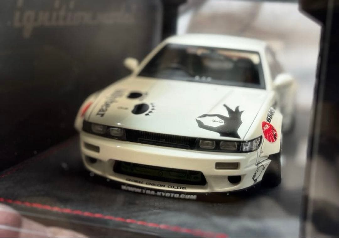 Rocket Bunny S14 V2 ホワイト 1/18イグニッションモデル