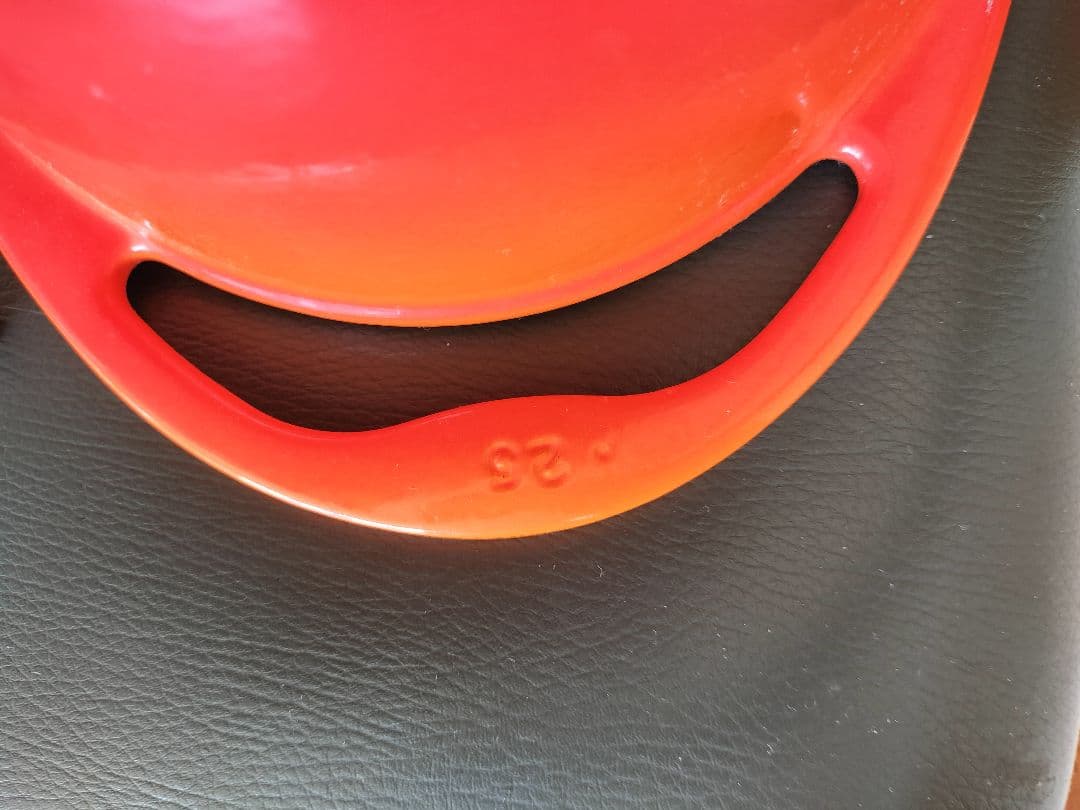 送料半額セール　LE CREUSET 両手鍋 オレンジ25センチ