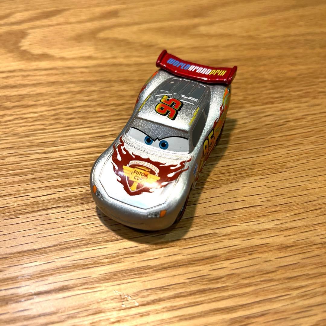 カーズ　トミカ　マック　マックイーン