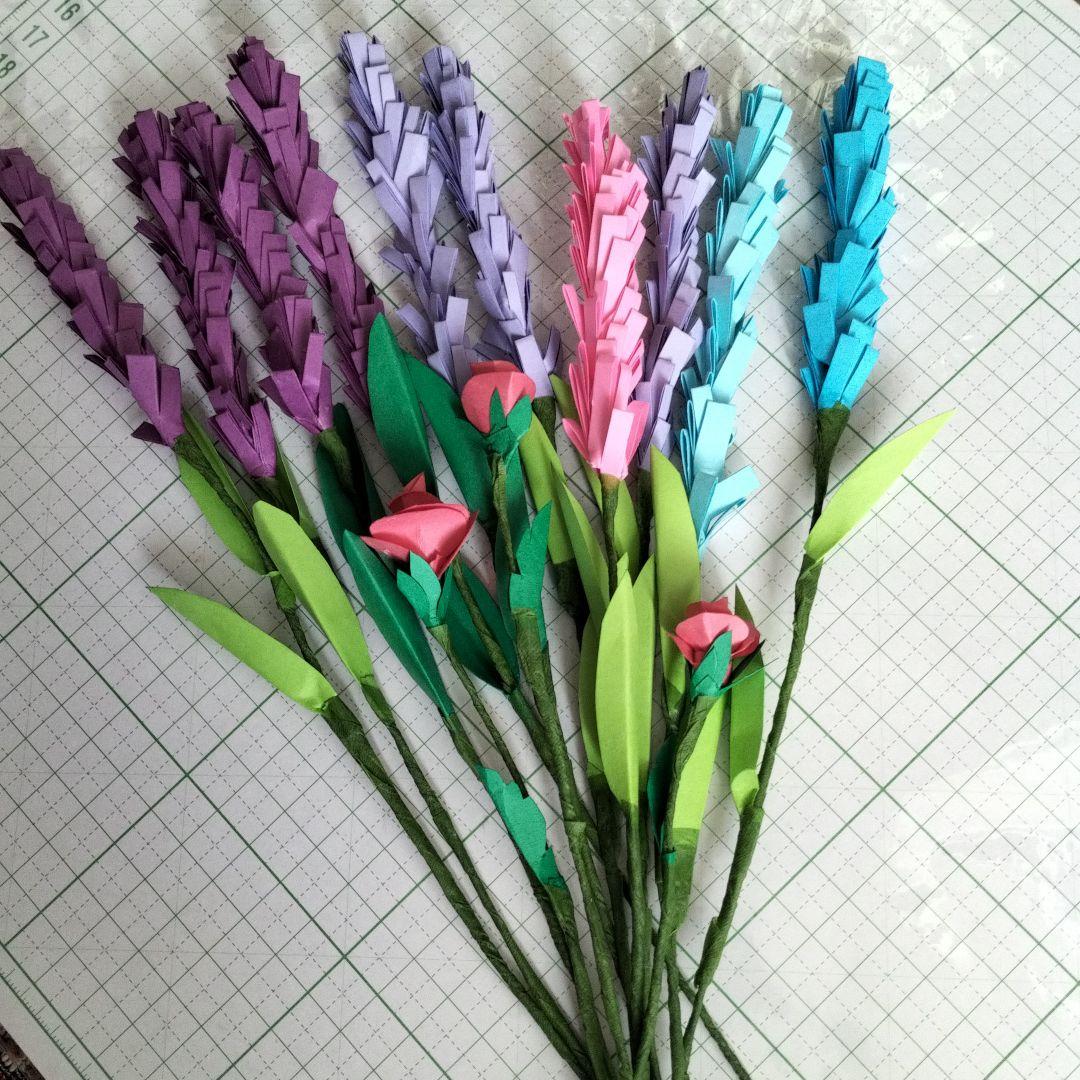 【shouko.m.m1965ページです】ラベンダー10本とミニ薔薇3本