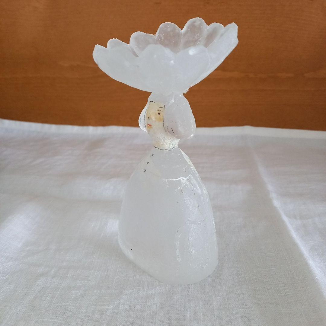 安達知江　ガール　girl 　花