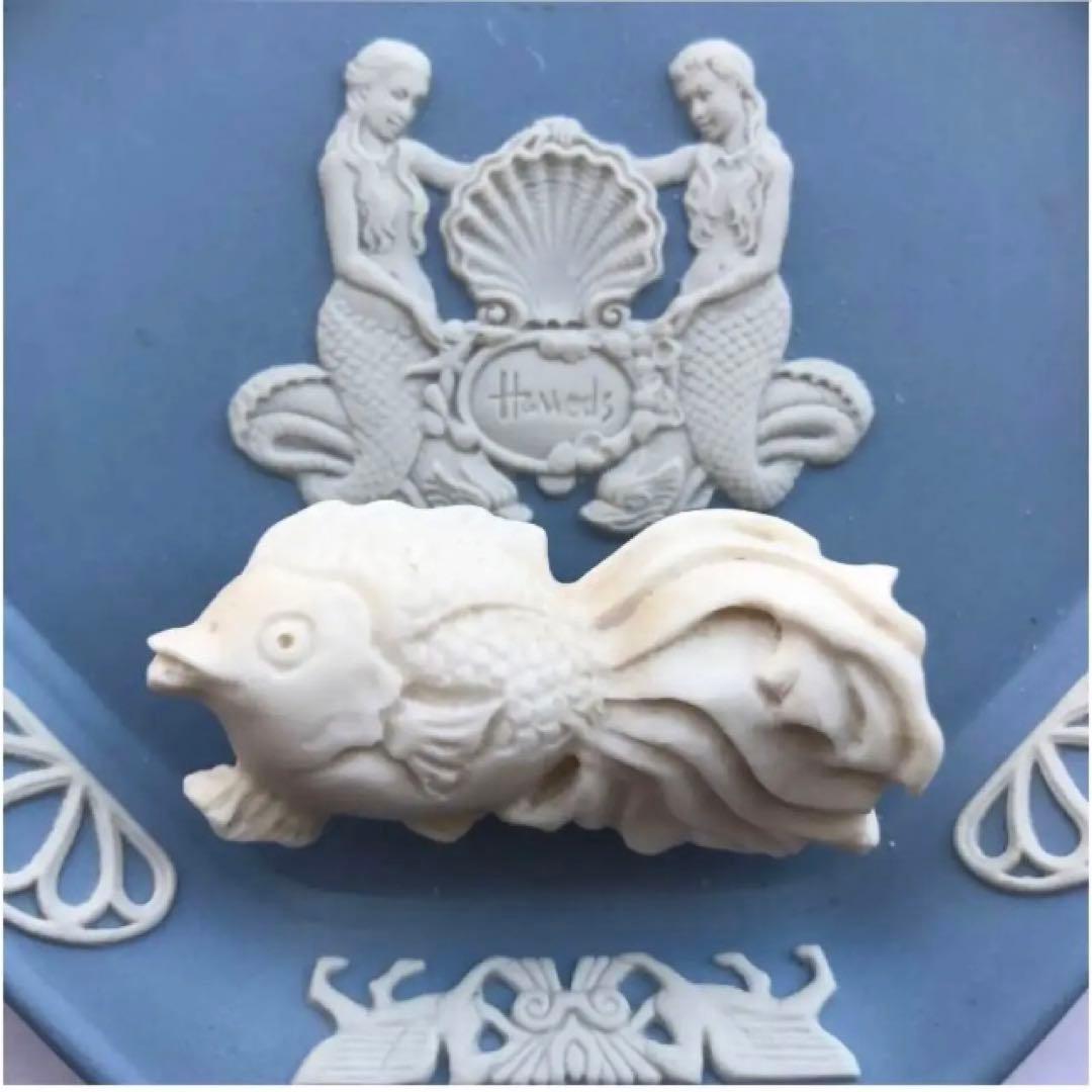 【種名　日本鹿の角】 手彫り帯留め　⭐️お茶目な金魚⭐️ ☆匿名☆