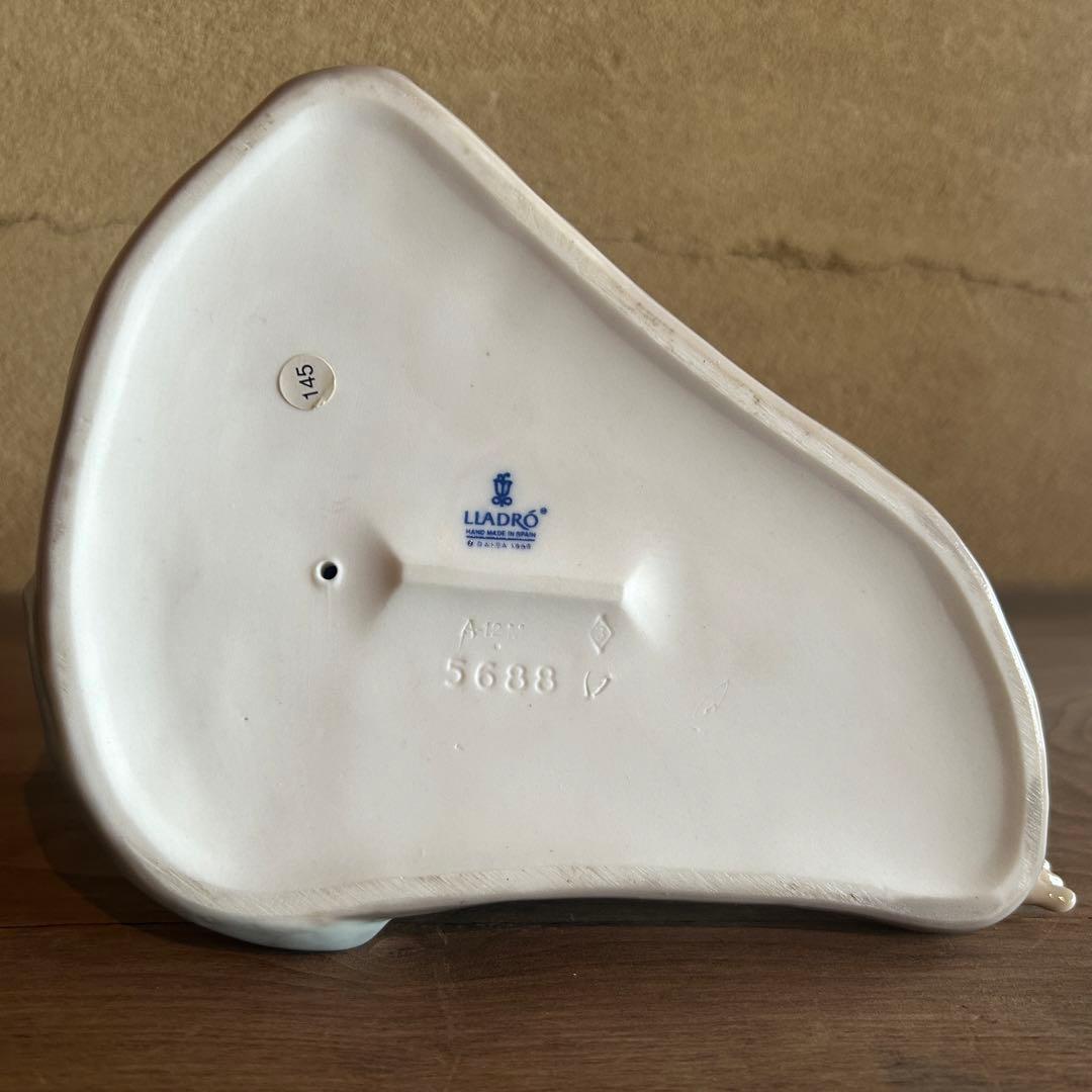 Lladro リヤドロ　「風邪をひかないように」陶器人形　26.2.11-1