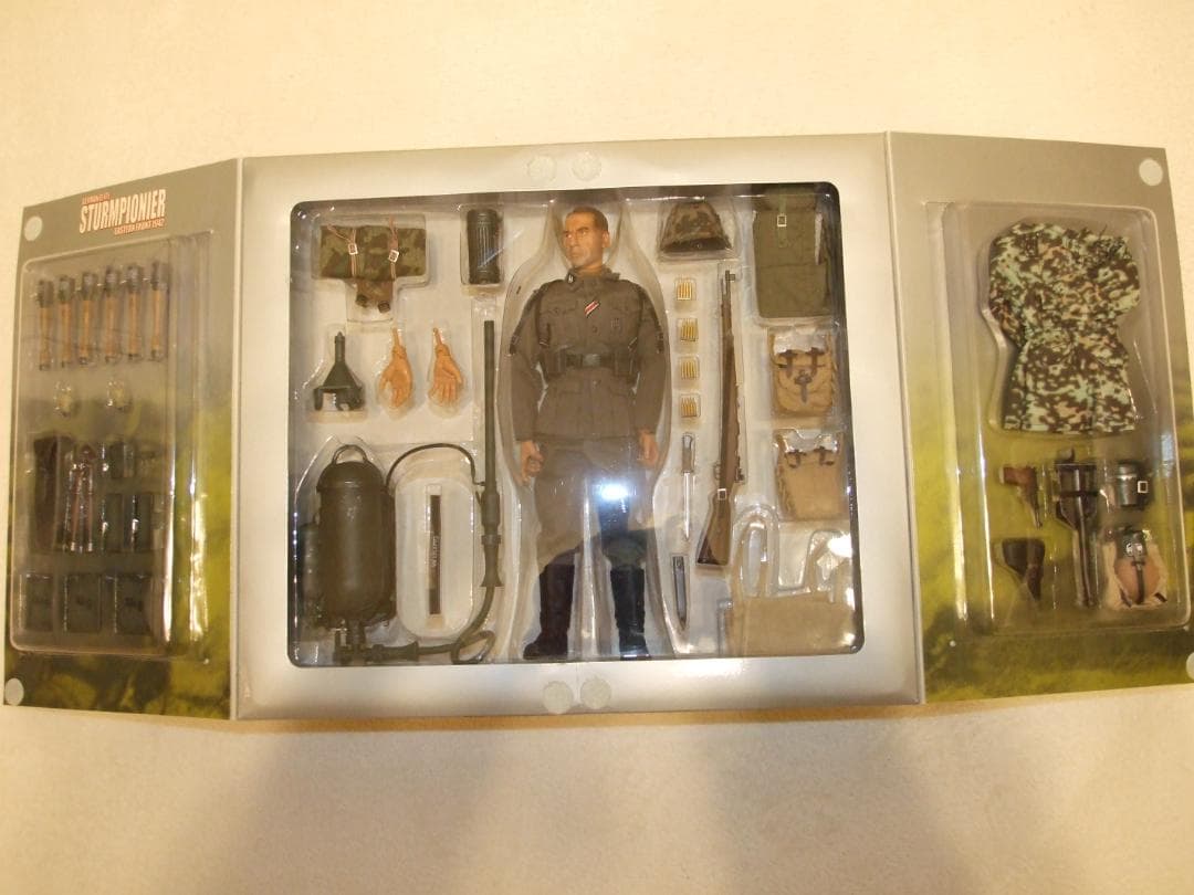 1/6 ドラゴンモデルズ　ww２アクションフィギュア ドイツ軍武装親衛隊戦闘工兵