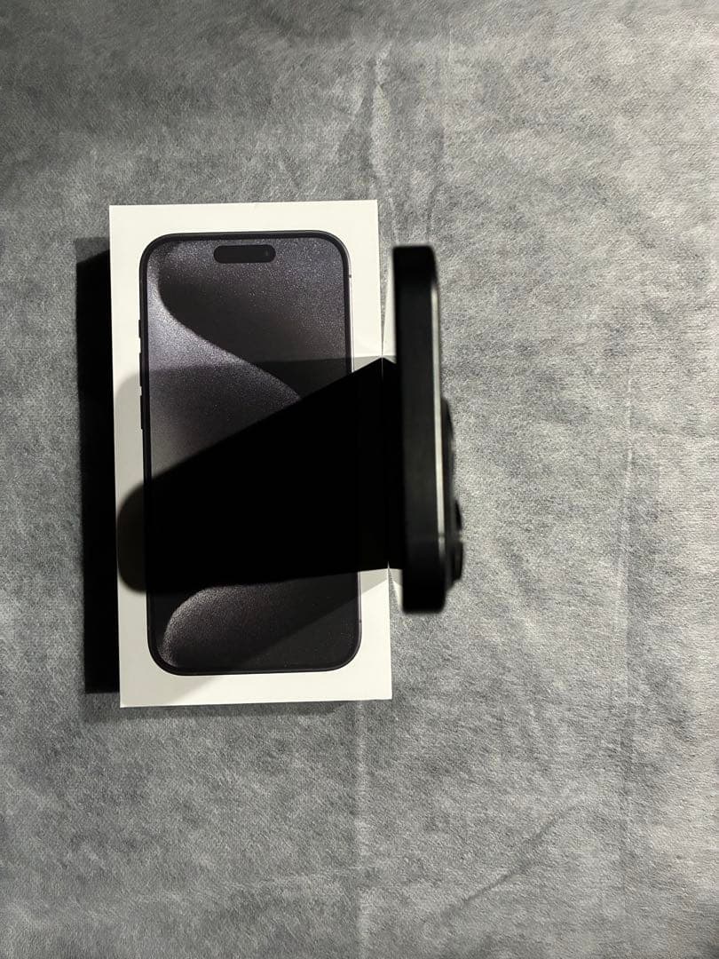 iPhone 15pro 128GB ブラックチタニウム　SIMフリー