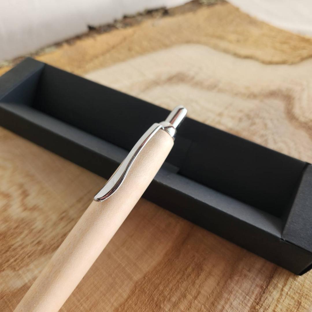 [8j1]シカモアの木軸ペン(ワンピース）