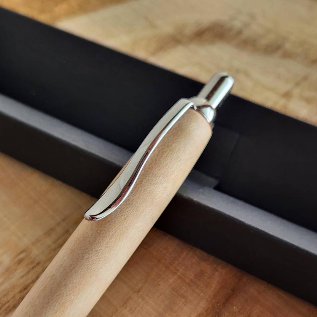 [8j1]シカモアの木軸ペン(ワンピース）