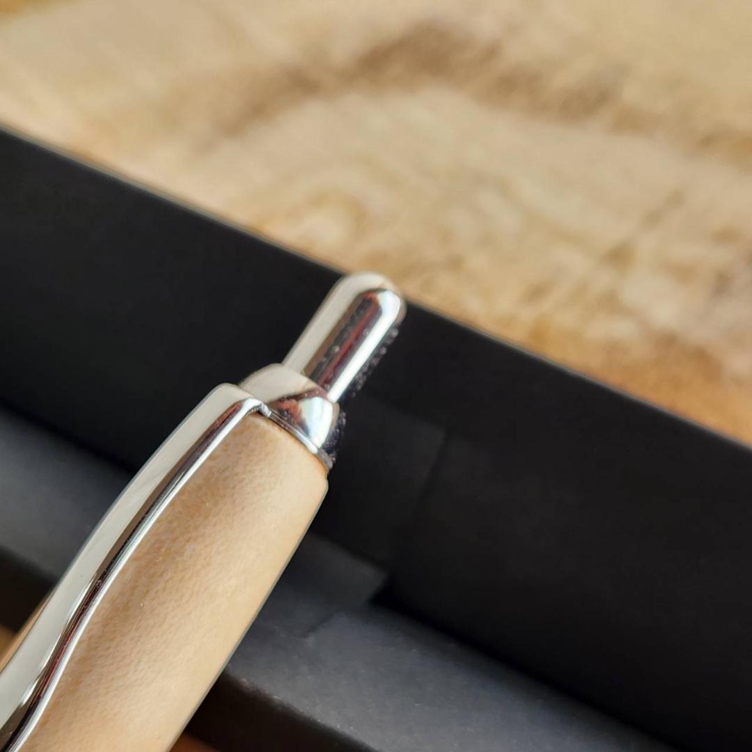 [8j1]シカモアの木軸ペン(ワンピース）