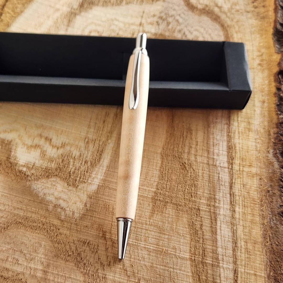 [8j1]シカモアの木軸ペン(ワンピース）