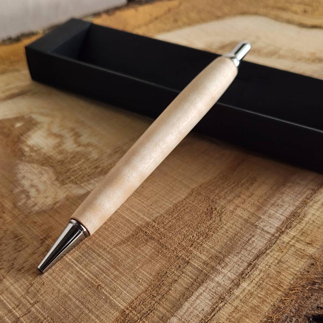 [8j1]シカモアの木軸ペン(ワンピース）