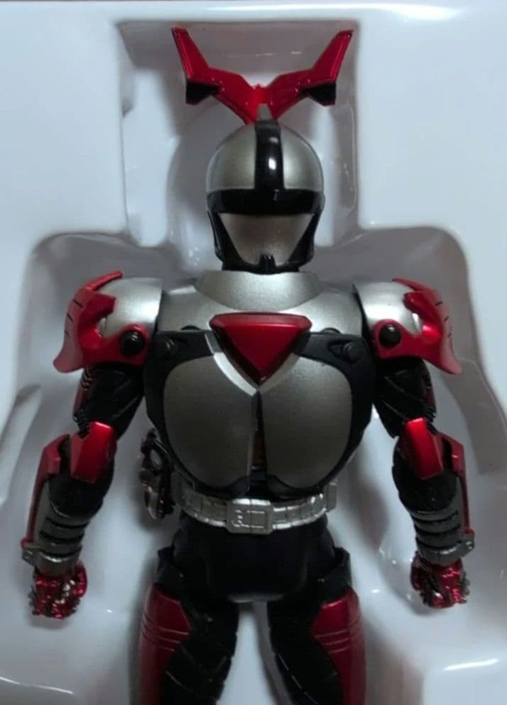 s.h.フィギュアーツ　仮面ライダー　カブト　ハイパーフォーム　真骨彫製法
