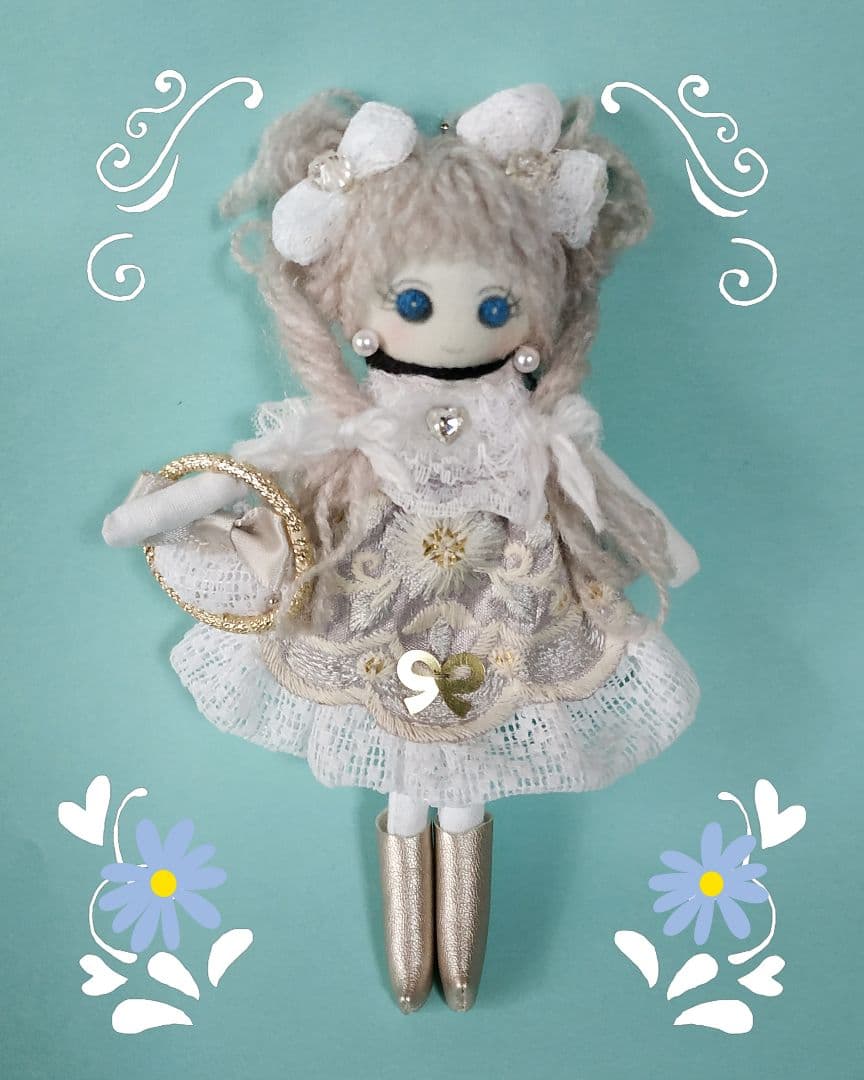 ドールチャーム　バッグチャーム　ハンドメイド　人形