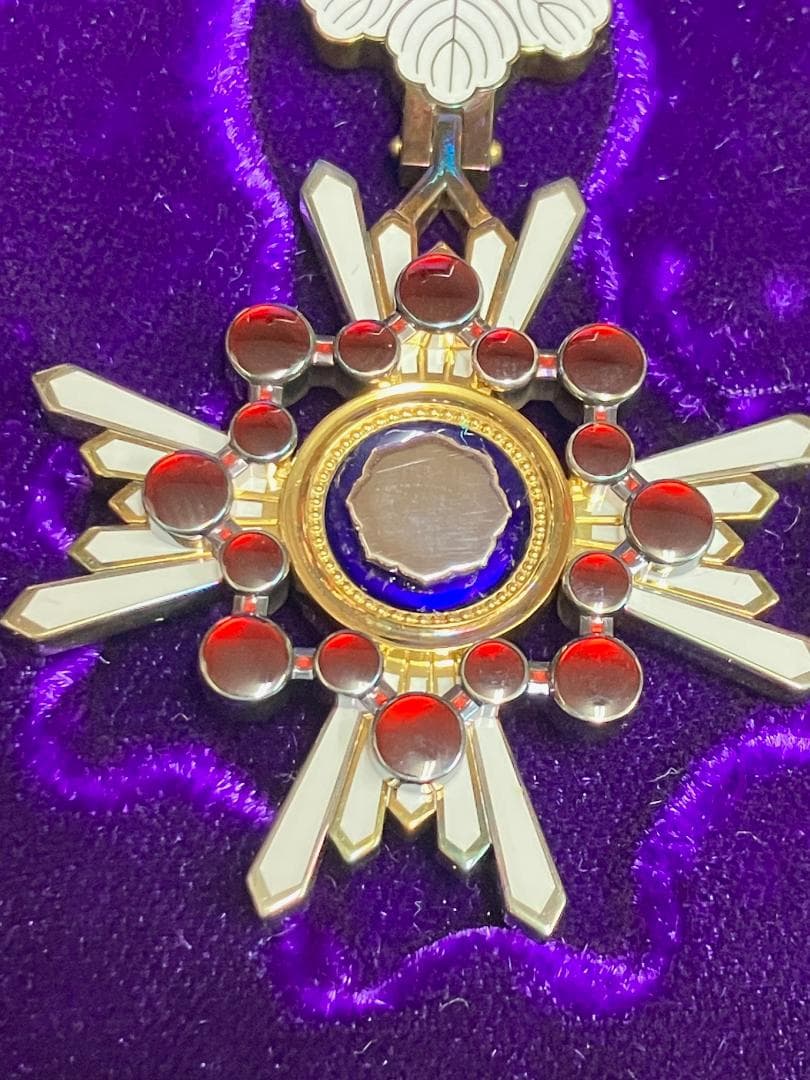 美品　勲章　瑞賓雙光章　瑞宝双光章　共箱あり　略綬あり