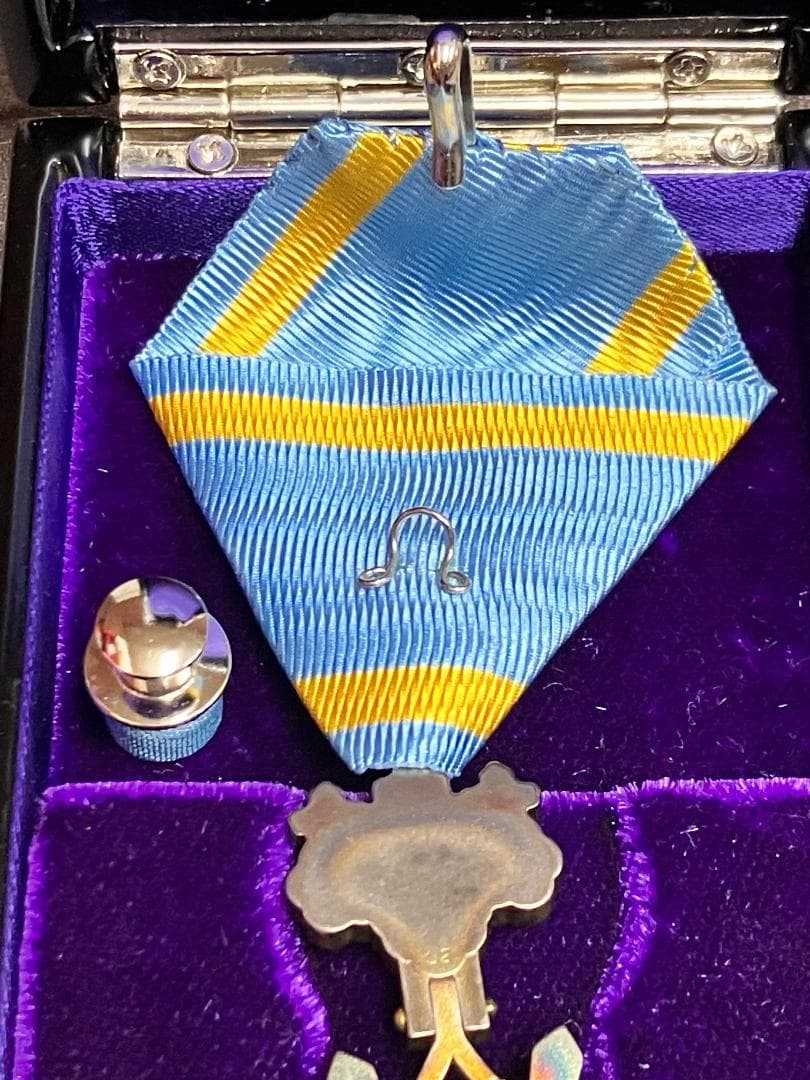美品　勲章　瑞賓雙光章　瑞宝双光章　共箱あり　略綬あり