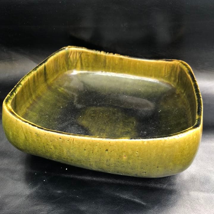 古美術品◼️蔵からかなりステキな深い緑色の可愛らしい四角い陶器が出て来ました、