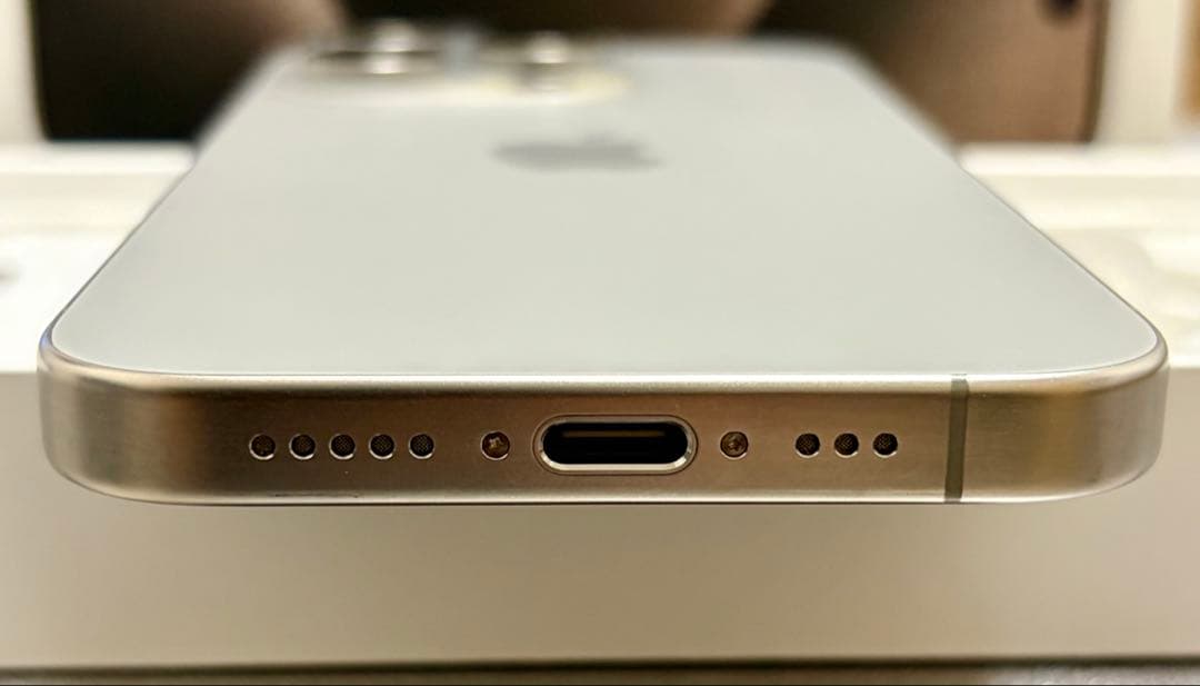 美品　Apple iPhone 15 Pro 128GB バッテリー93%