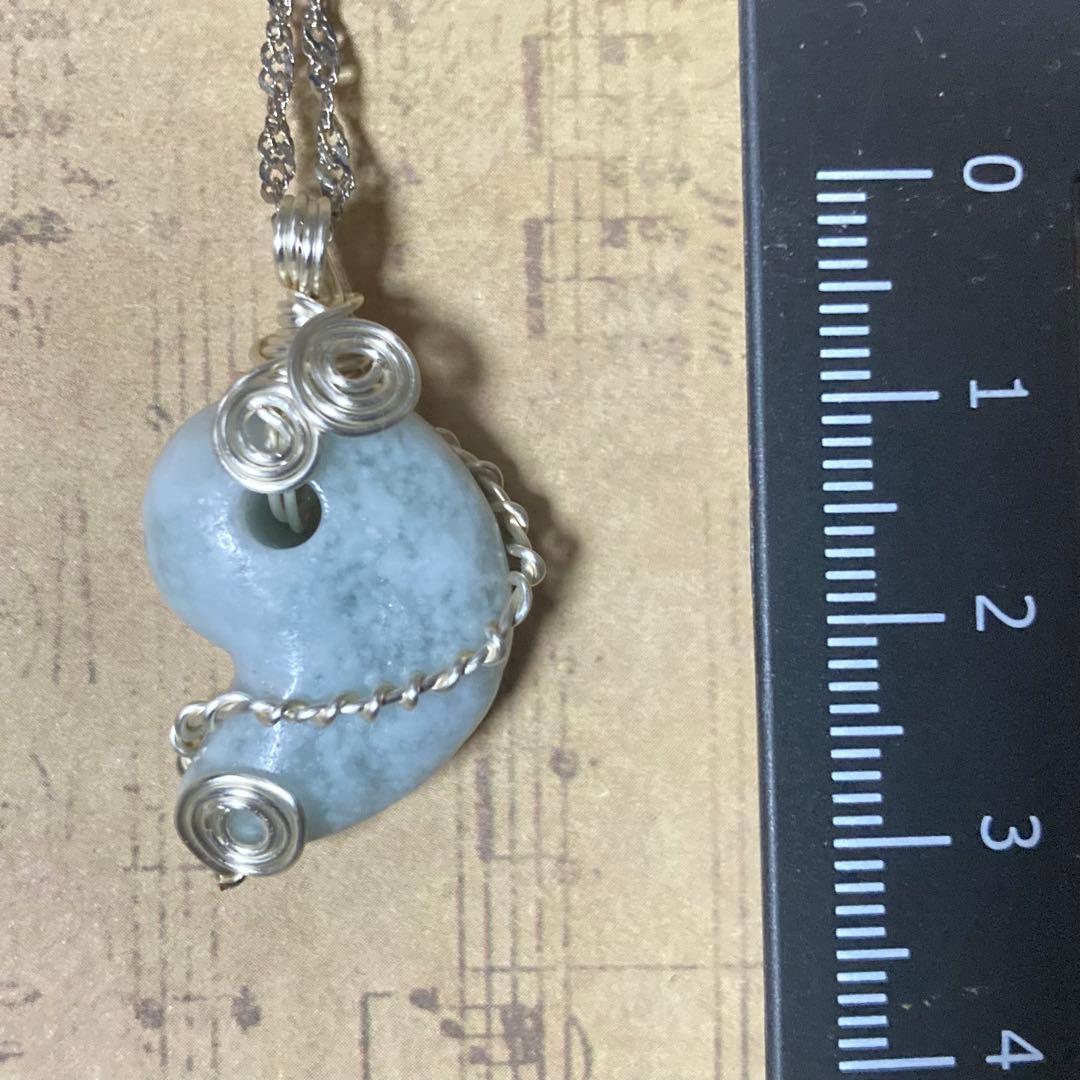 【即購入❌•ハンドメイド】糸魚川翡翠　小滝　氷質　青翡翠　勾玉　ネックレス