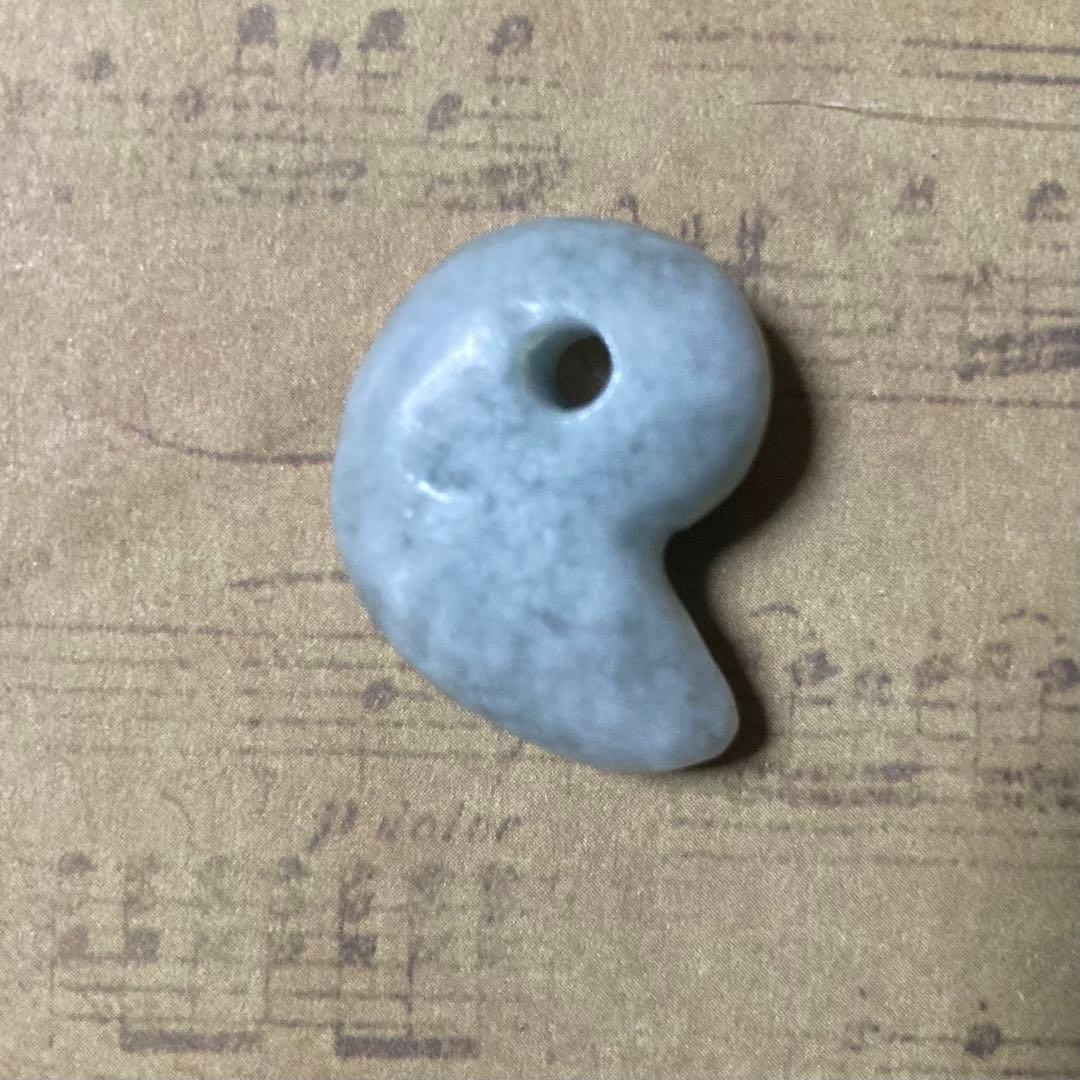 【即購入❌•ハンドメイド】糸魚川翡翠　小滝　氷質　青翡翠　勾玉　ネックレス