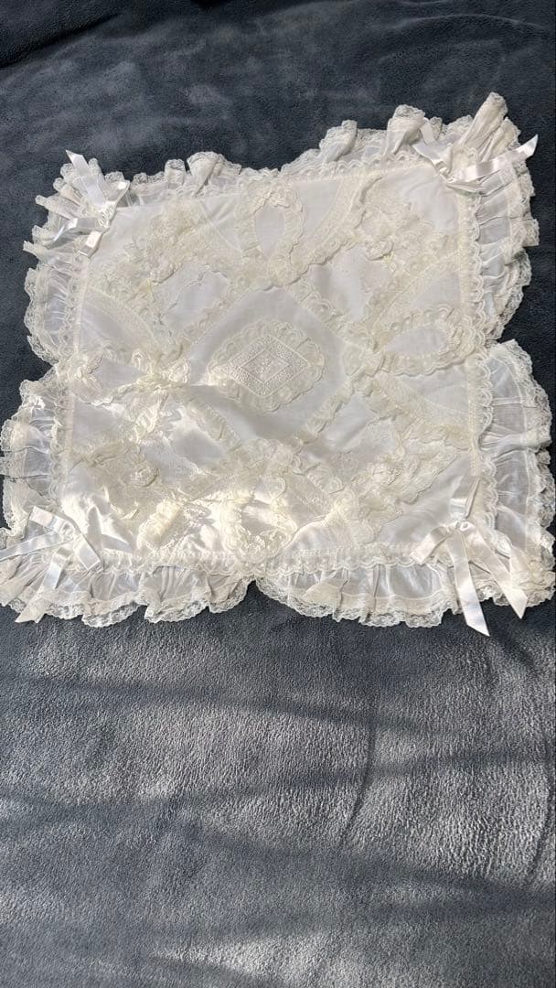 ❤️さえら★ヒスクローネ★美しいレース遣い★可愛いクッションカバー2枚セット