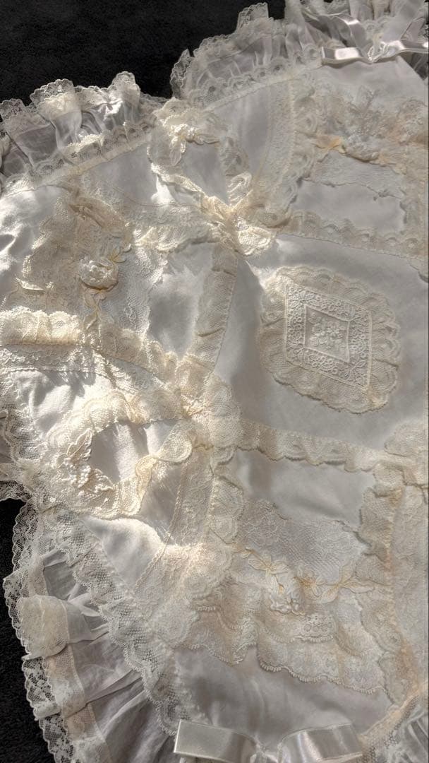 ❤️さえら★ヒスクローネ★美しいレース遣い★可愛いクッションカバー2枚セット