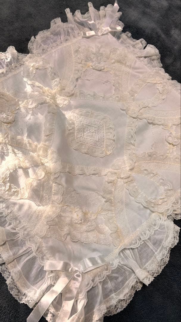 ❤️さえら★ヒスクローネ★美しいレース遣い★可愛いクッションカバー2枚セット