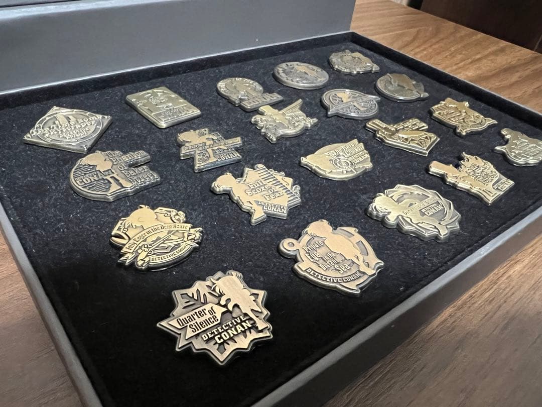 ● 劇場版名探偵コナン20周年記念Blu-rayBOX特典ピンバッジ