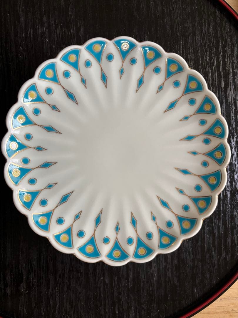 花びら型の陶器皿4枚セット