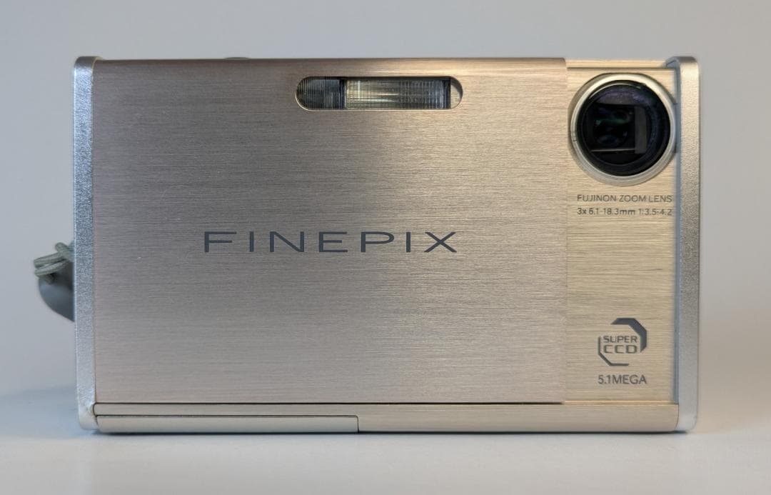 美品 FUJIFILM FinePix Z2 コンパクトデジタルカメラ