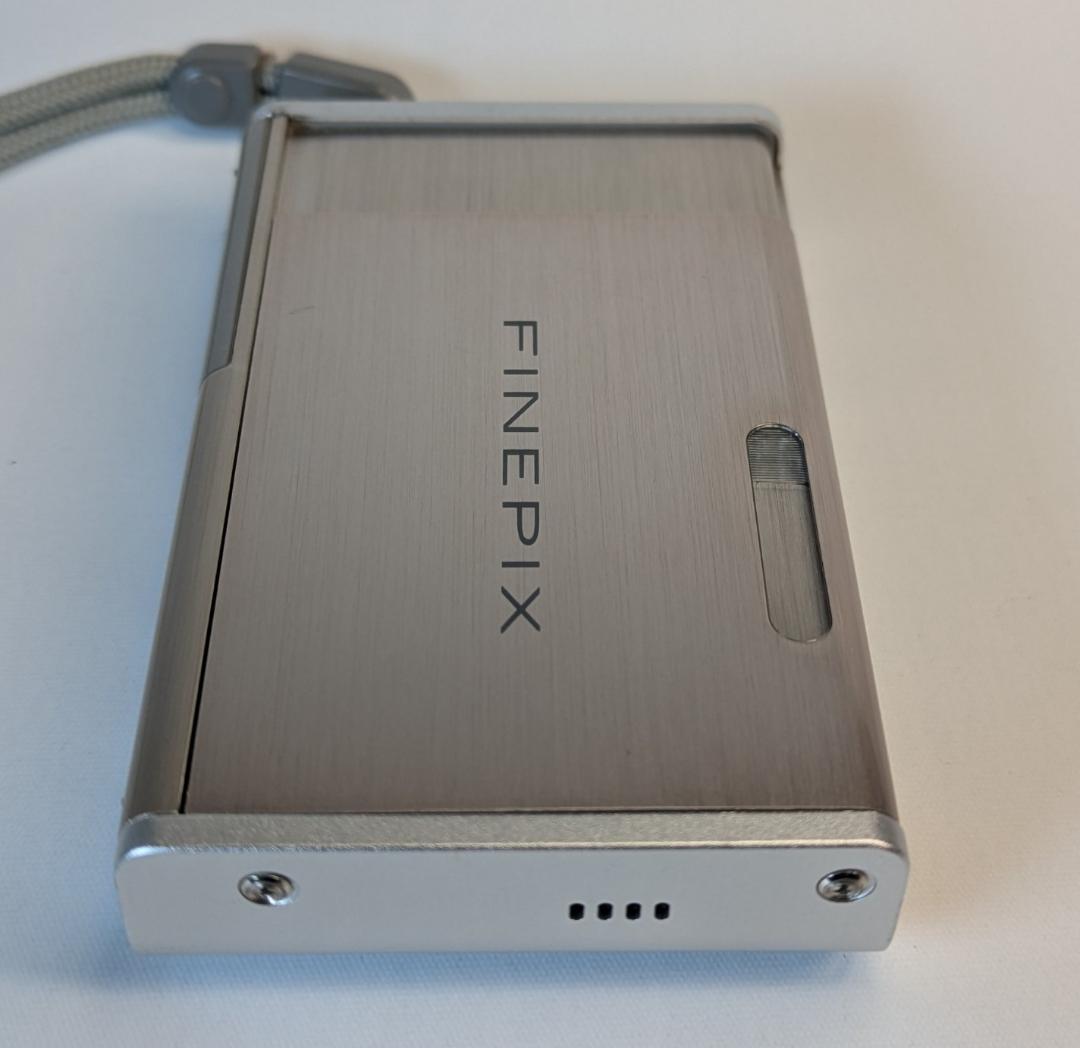 美品 FUJIFILM FinePix Z2 コンパクトデジタルカメラ
