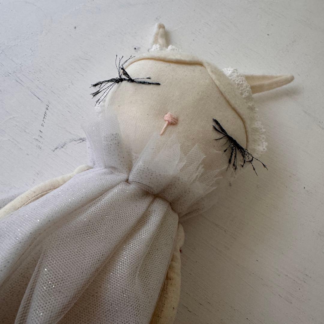 ホワイト猫のチュチュドレス人形