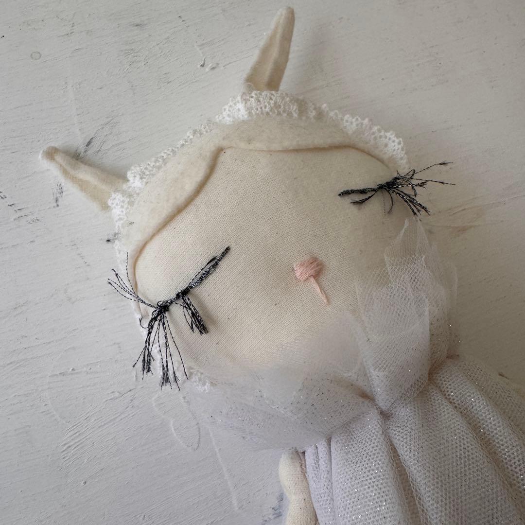 ホワイト猫のチュチュドレス人形