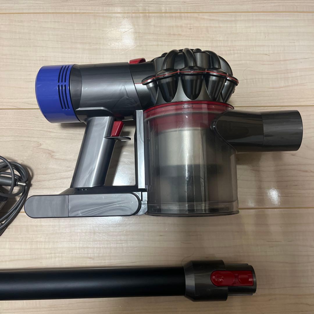 ① すぐ使える！動作品！dysonダイソンコードレスクリーナー純正SV10