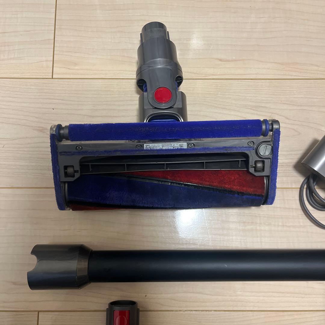 ① すぐ使える！動作品！dysonダイソンコードレスクリーナー純正SV10