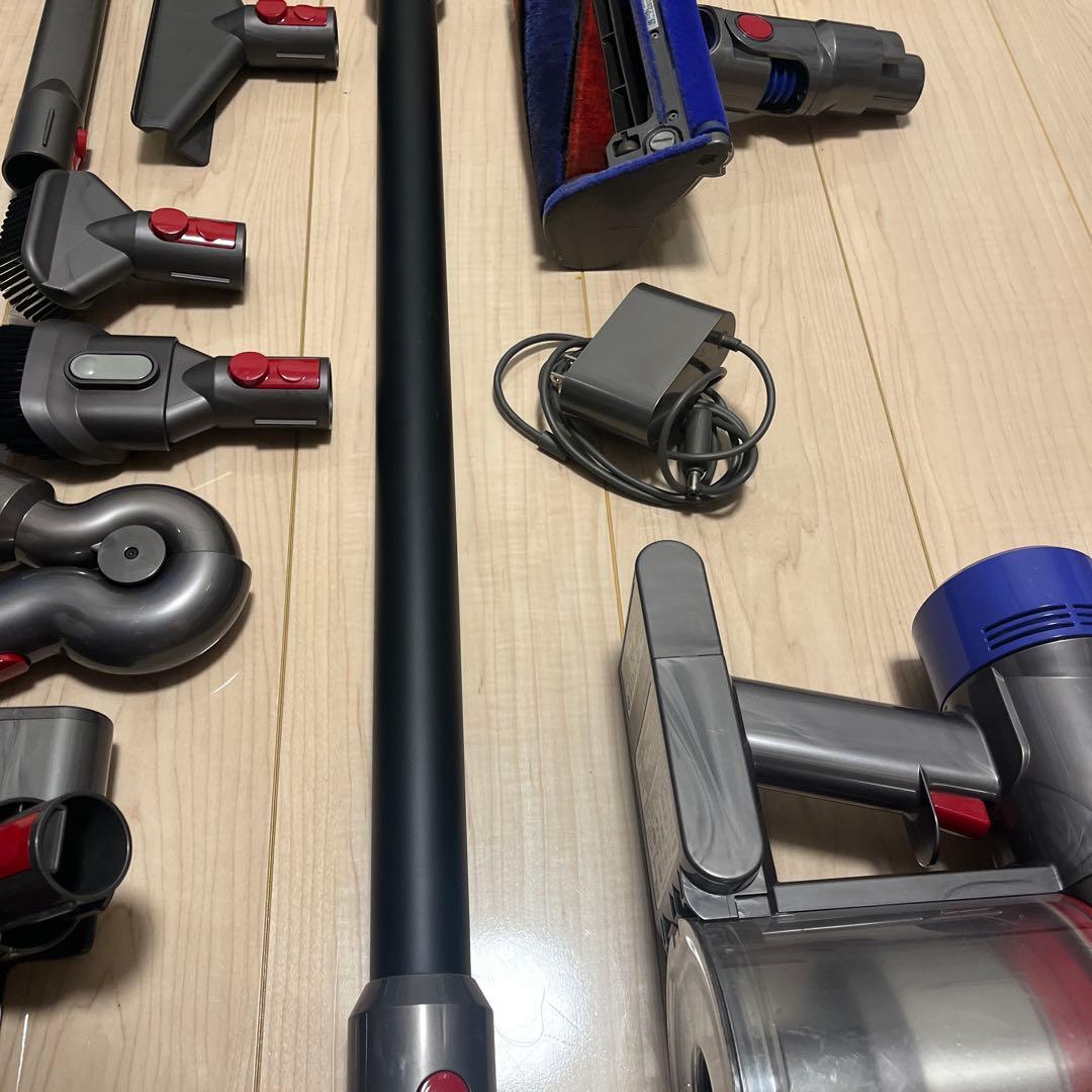 ① すぐ使える！動作品！dysonダイソンコードレスクリーナー純正SV10