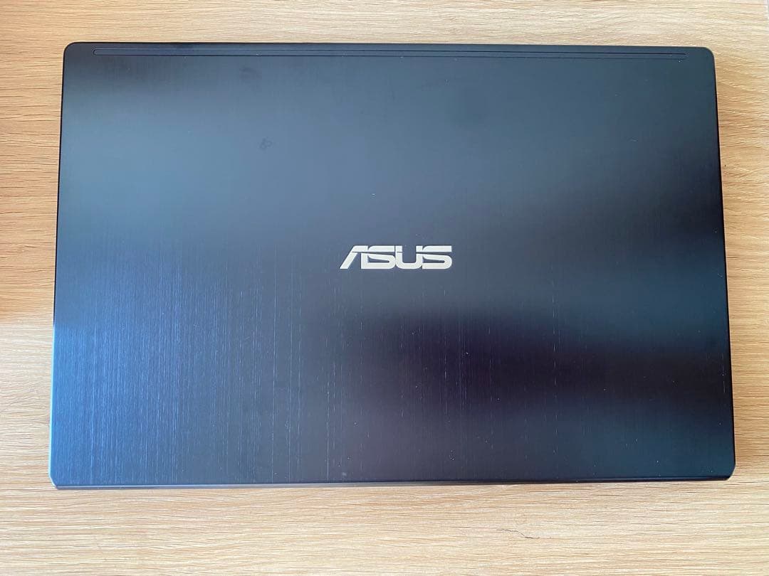 ASUS ノートPC ブラック ACアダプター付き　(ジャンク扱い)